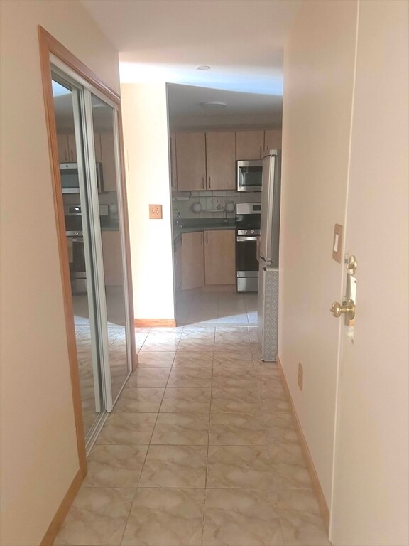 Building Photo - 140 Kenrick St