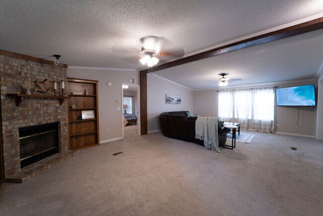 Building Photo - 2988 Lisa Dr