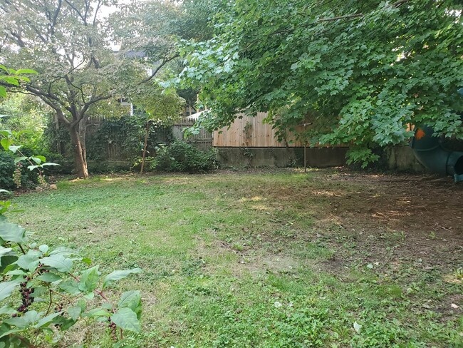 Building Photo - Lovely 2 Bedroom Home in Lancaster City!