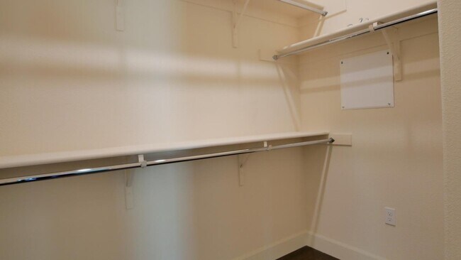 Building Photo - 5967 Raleigh Rd