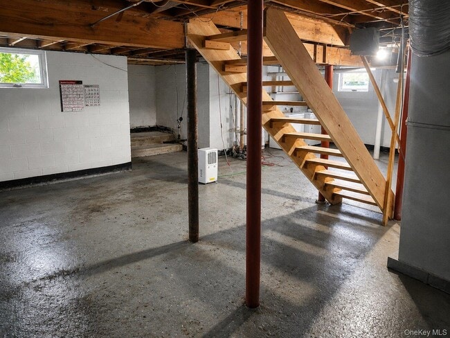 Building Photo - 17 Greenview Ave