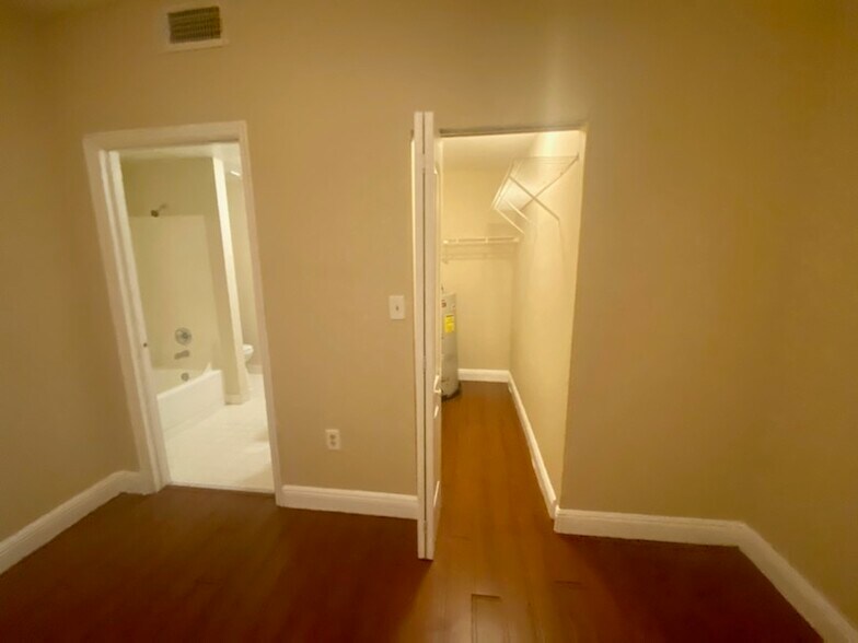 Building Photo - 2550 SW 18th Ter