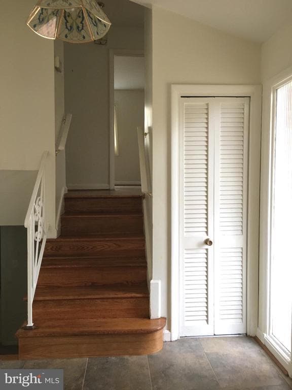 Building Photo - 9204 Bardon Rd