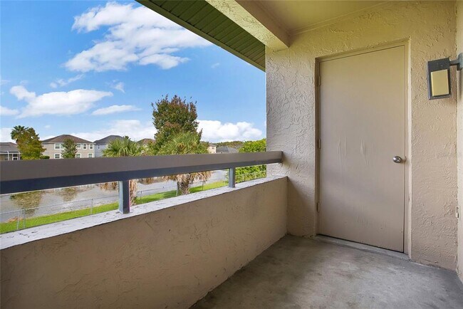 Building Photo - 5223 Vineland Rd