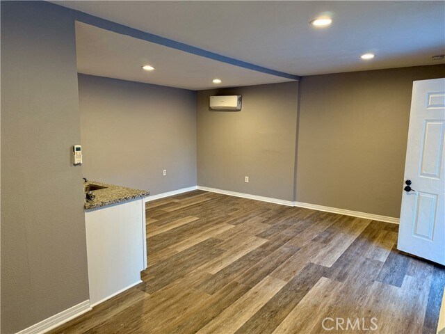 Building Photo - 732 Niles St