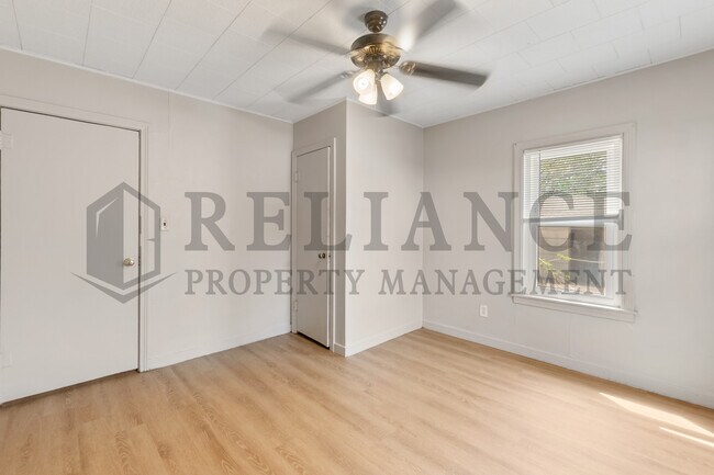 Building Photo - 2903 W Douglas Ave