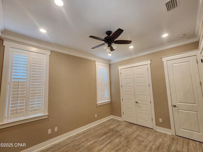 Building Photo - 3816 Mariner Dr