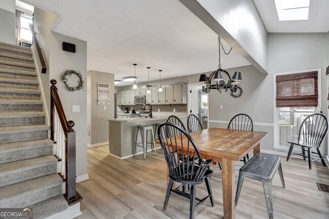 Building Photo - 300 Briarwood Rd