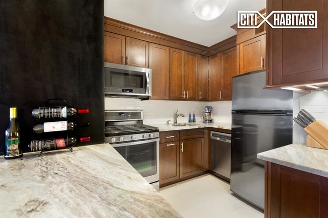 Building Photo - QUAKER RIDGE