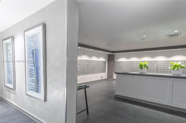 Building Photo - 90 SW 3rd St