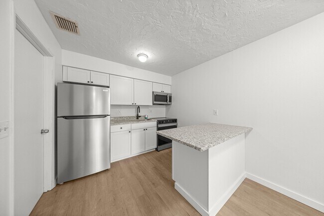 Building Photo - 2931 SE 52nd Ave