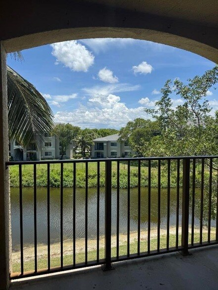 Building Photo - 4151 San Marino Blvd