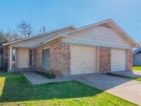 Building Photo - 605 Misty Morning Way