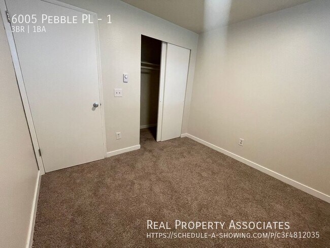 Building Photo - Affordable 3 bed, 1 bath unit w/laundry in...