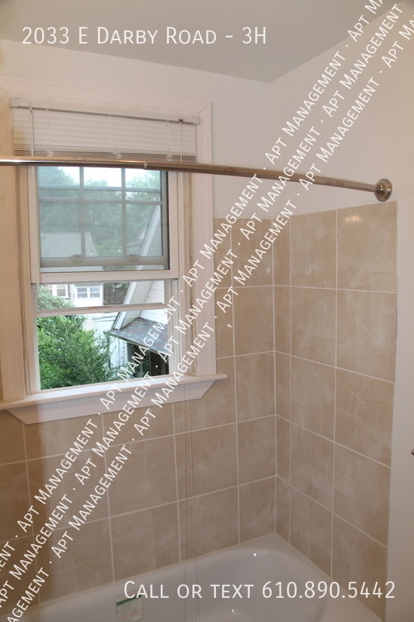 Building Photo - 2033 E Darby Rd