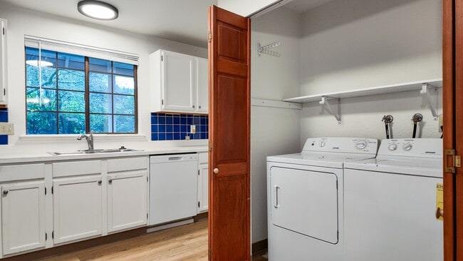 Building Photo - Bright 3-Bed Bothell Home with Attached Garage, Cozy Fireplace, and Private Garden Oasis