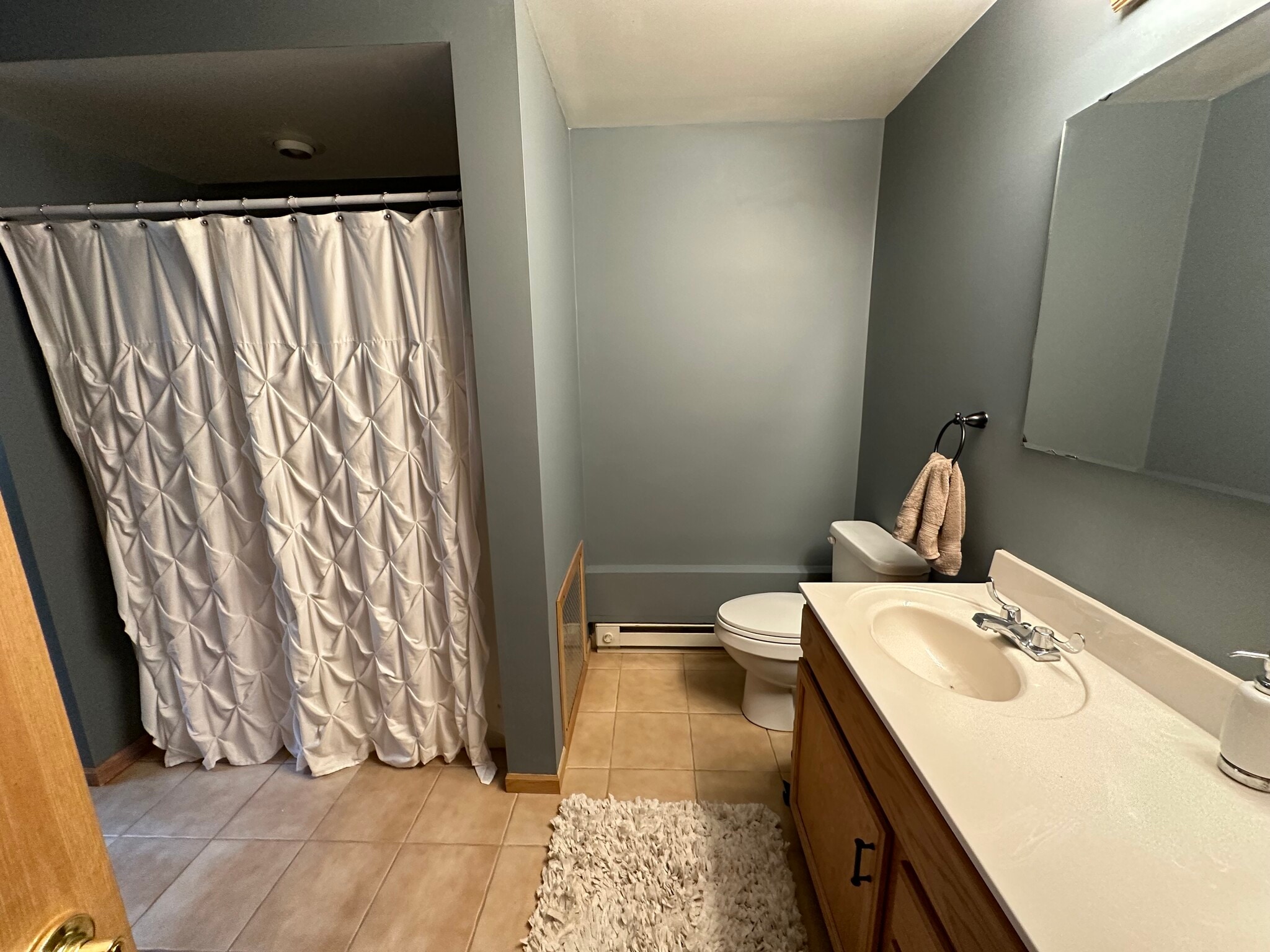 Building Photo - 8037 E Shore Dr