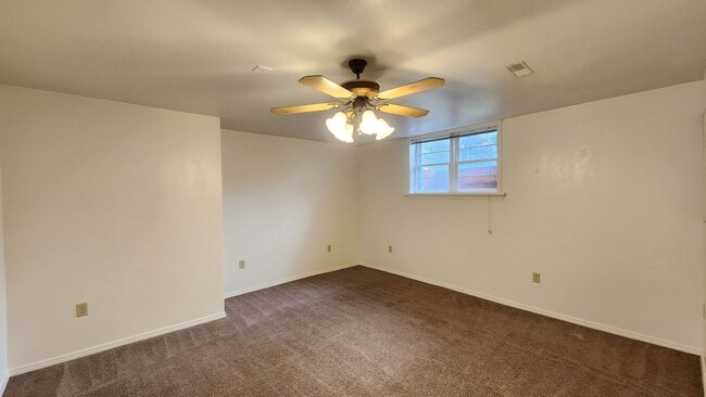 Building Photo - Beautiful University Area Home