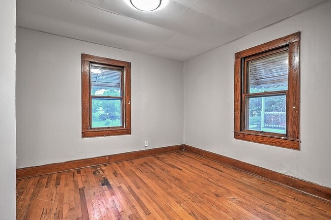 Building Photo - 1630 Park St