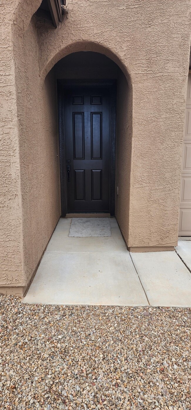 Building Photo - 7822 S Wolf Creek Dr