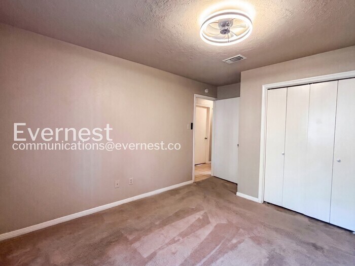 Building Photo - 8602 Laurel Trails Dr