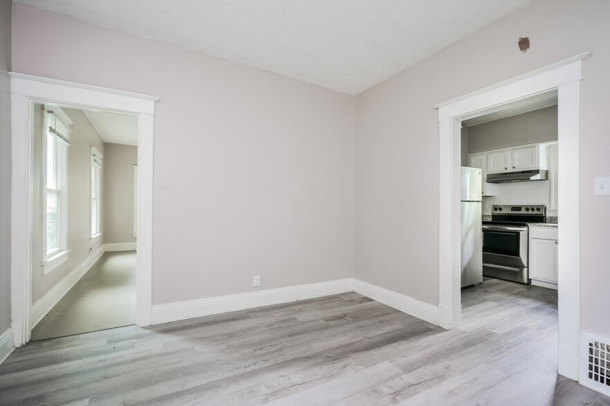 Building Photo - 114 W Cleveland Ave