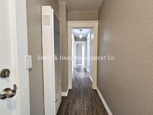 Building Photo - 755 Elm Ave