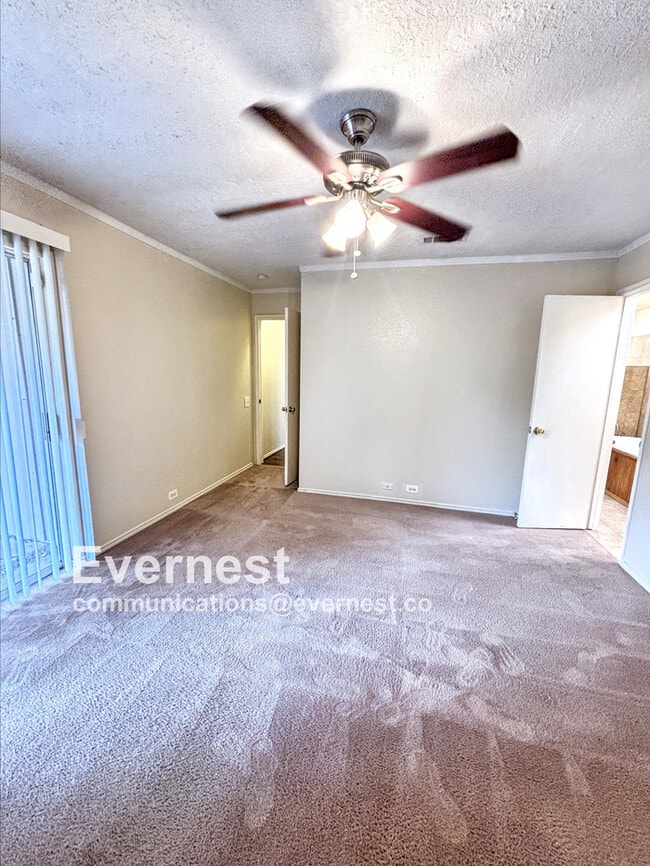 Building Photo - 8731 Summit Pines Dr