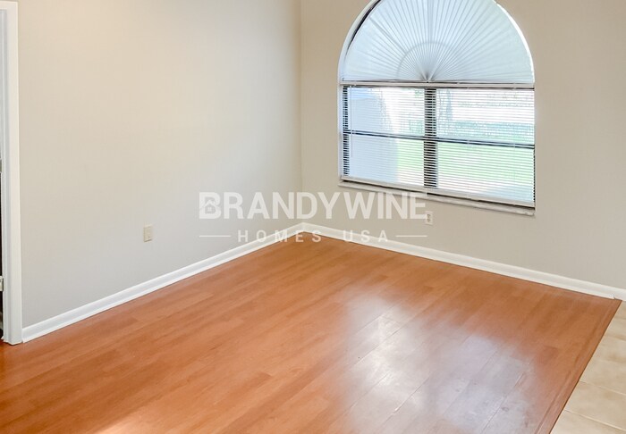 Building Photo - 8122 Hathaway Dr