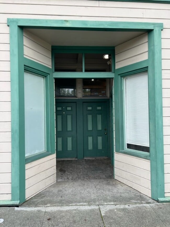 Building Photo - 2102 California St