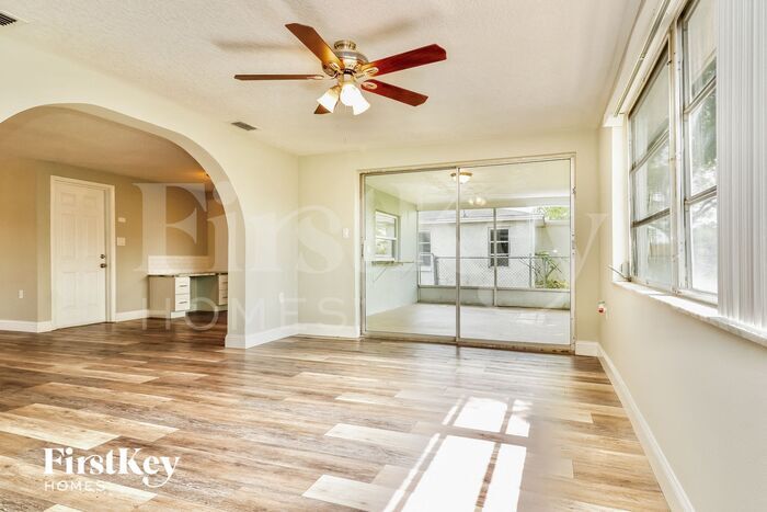 Building Photo - 9305 Ledgestone Ln