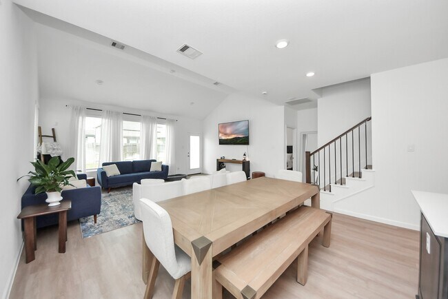 Building Photo - 4946 Sky Blf Dr