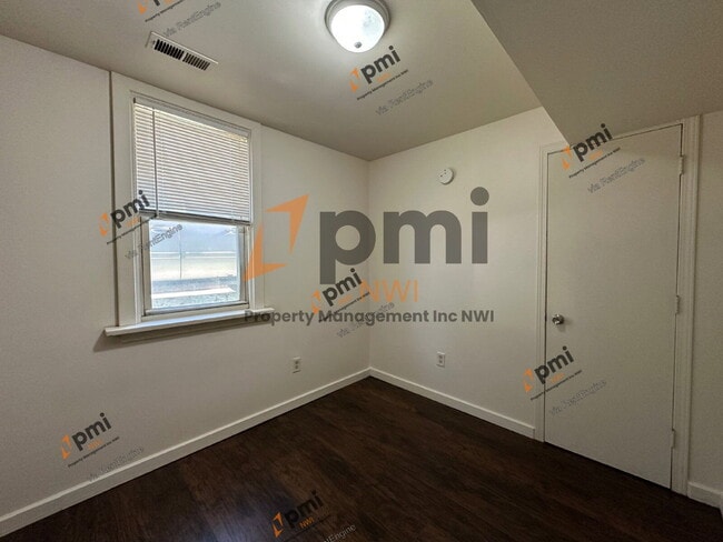Building Photo - 4635 Towle Ave