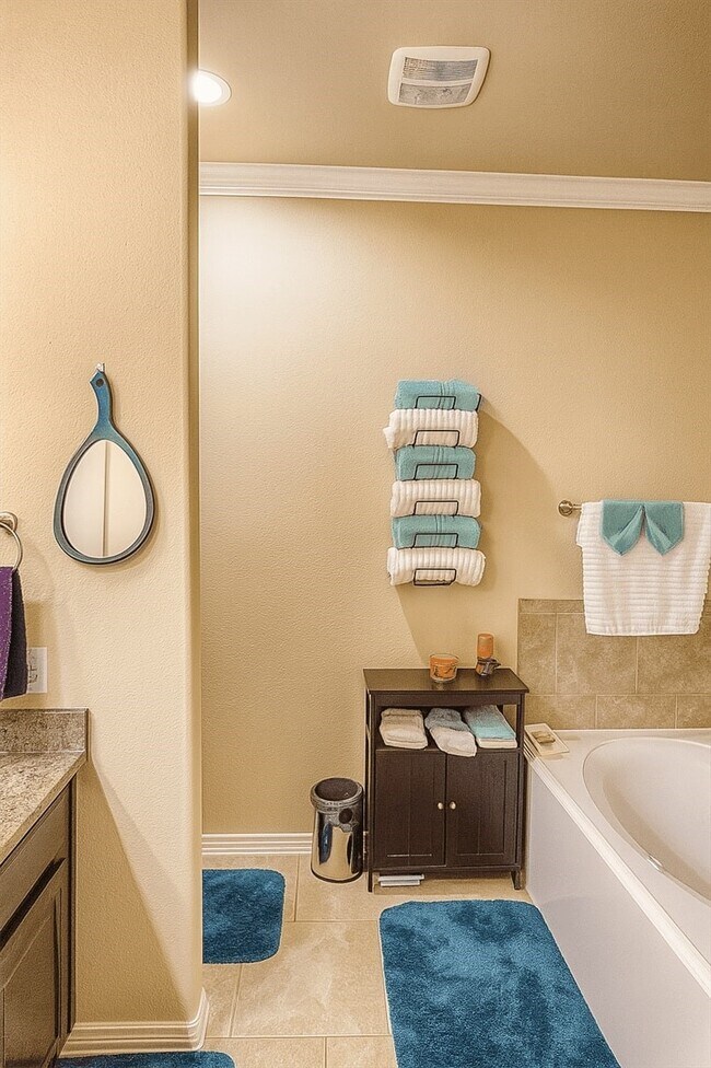 Building Photo - 21399 Hunter Hart Dr