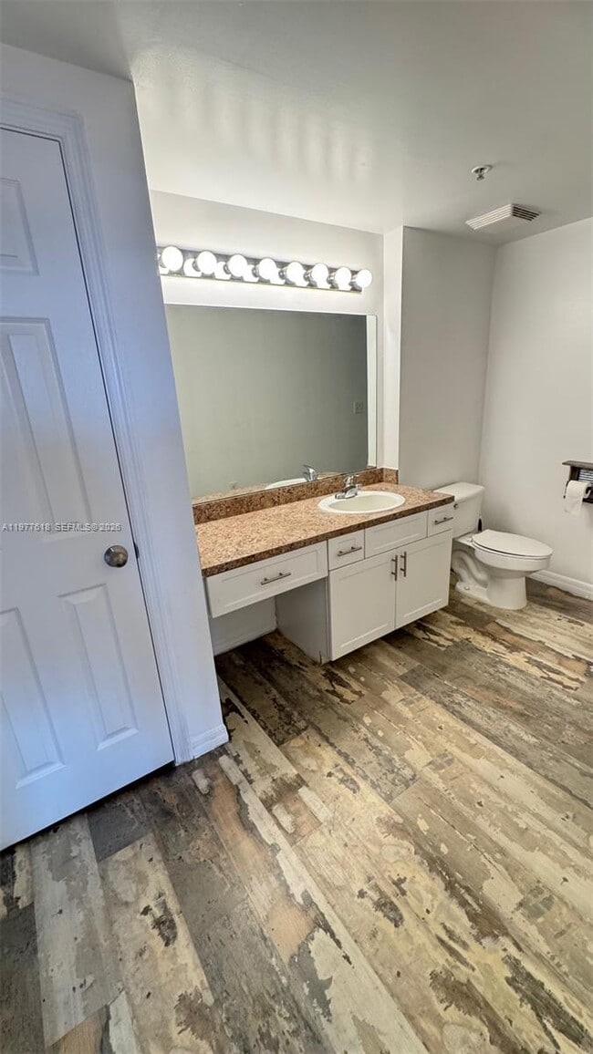 Building Photo - 131 SW 117th Ave