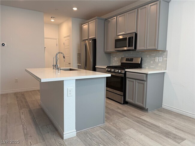 Building Photo - 8851 Flora Run Ave