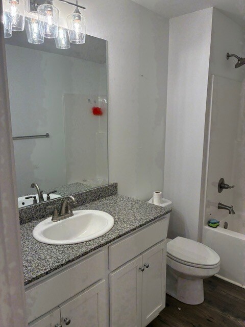Building Photo - 503 S Forest Ave