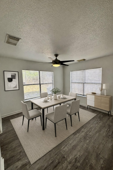 Building Photo - 8151 Cantura Mills