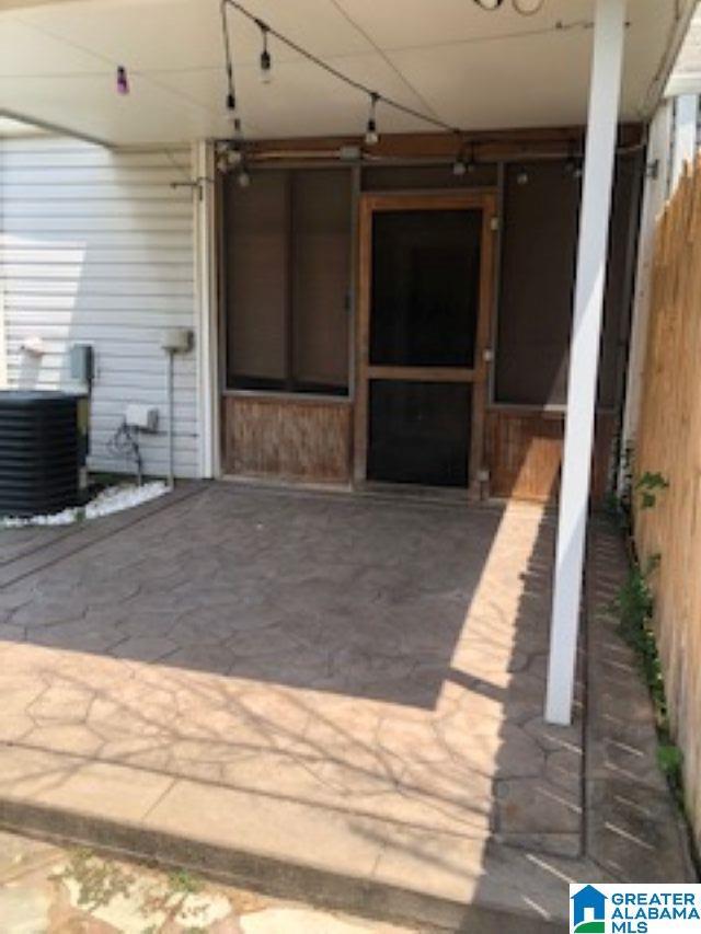 Building Photo - 1557 Applegate Ln