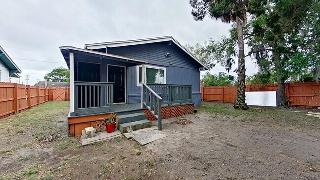 Building Photo - **Charming 3-Bedroom Historic Home with Covered Porch and Large Yard**