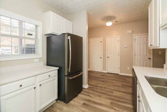 Building Photo - 7567 Winderemere Park