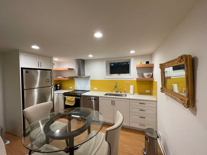 Kitchen - 2811 30th Ave W