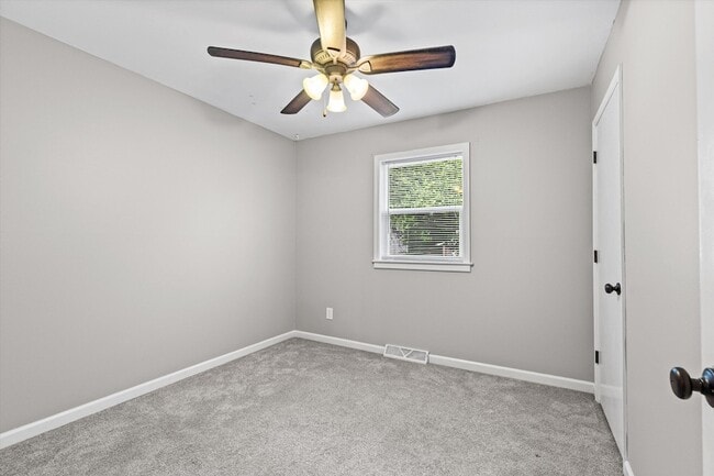 Building Photo - 4512 Salem Dr