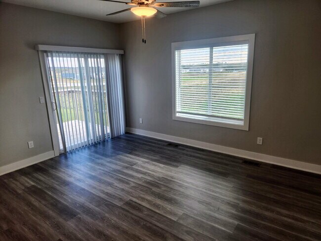 Building Photo - 2728 Yordi Dr