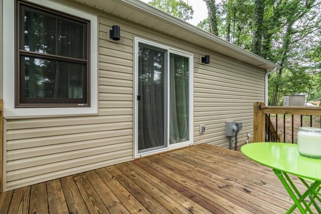 Building Photo - 15 Sand Hill School Rd