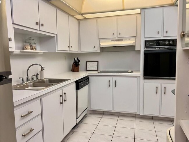 Building Photo - 4250 Galt Ocean Dr