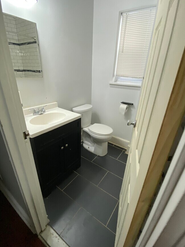 2nd Fl bathrm - 603 N 32nd St