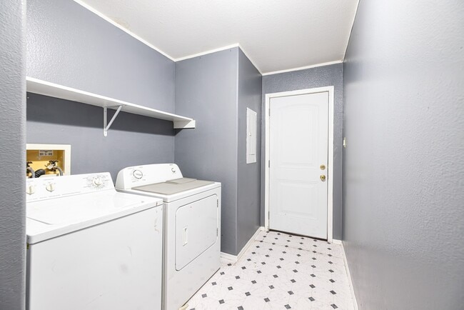 Building Photo - 11738 Greencanyon Dr