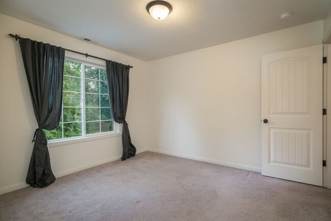 Building Photo - 4920 SW Slavin Rd