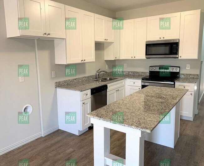 Building Photo - $1599! 3 Bed/2.5 Bath home in Fort Worth! Cheers to 250 years—celebrate with limited-time FREE AP...